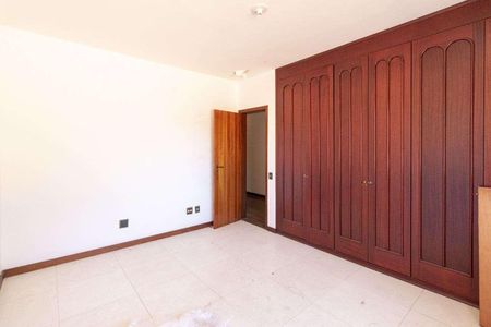 Casa à venda com 629m², 6 quartos e 5 vagas