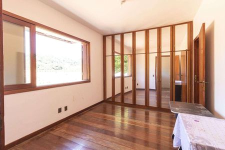 Casa à venda com 629m², 6 quartos e 5 vagas