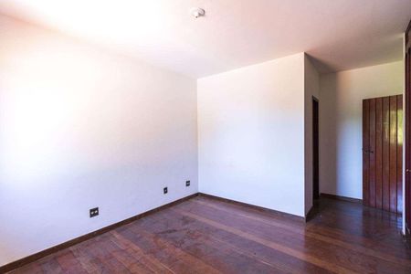 Casa à venda com 629m², 6 quartos e 5 vagas