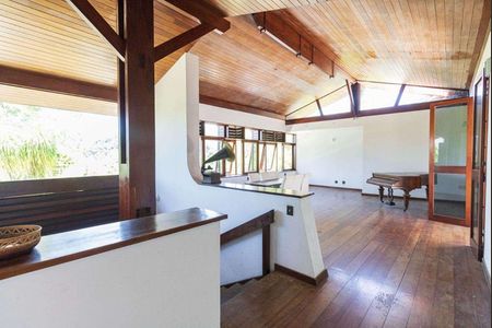 Casa à venda com 629m², 6 quartos e 5 vagas