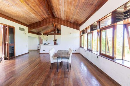 Casa à venda com 629m², 6 quartos e 5 vagas
