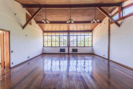 Casa à venda com 629m², 6 quartos e 5 vagas