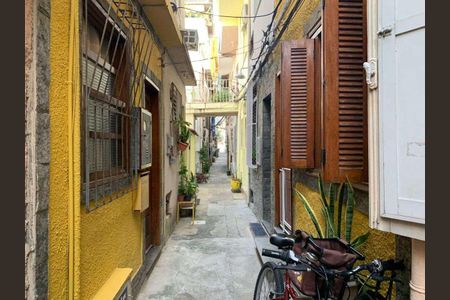 Casa à venda com 90m², 1 quarto e sem vaga