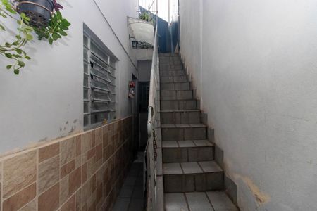 Casa à venda com 247m², 3 quartos e 2 vagas Casa à venda com 247m², 3 quartos e 2 vagasEscada Externa