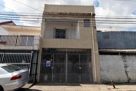 Casa à venda com 247m², 3 quartos e 2 vagas Casa à venda com 247m², 3 quartos e 2 vagasFachada