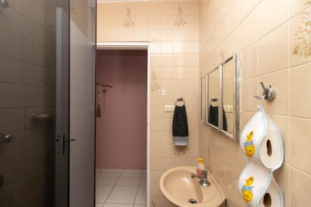 Casa à venda com 247m², 3 quartos e 2 vagas Casa à venda com 247m², 3 quartos e 2 vagasBanheiro 2