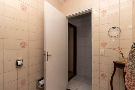 Casa à venda com 247m², 3 quartos e 2 vagas Casa à venda com 247m², 3 quartos e 2 vagasBanheiro 1