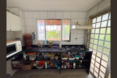 Casa à venda com 220m², 2 quartos e 4 vagasCozinha