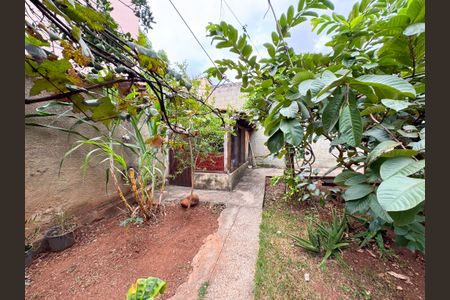 Casa à venda com 220m², 2 quartos e 4 vagasQuintal