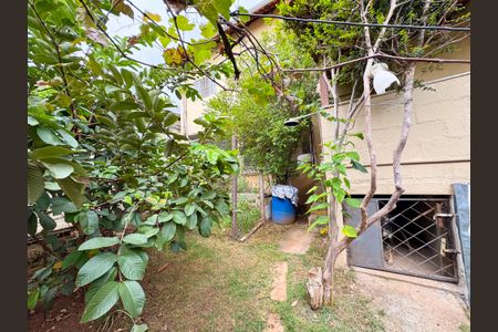 Casa à venda com 220m², 2 quartos e 4 vagasQuintal