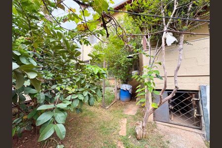 Casa à venda com 220m², 2 quartos e 4 vagasQuintal