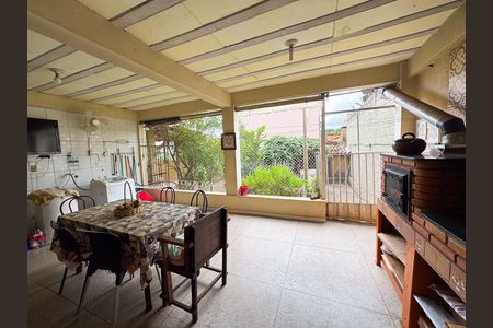 Casa à venda com 220m², 2 quartos e 4 vagasárea de lazer