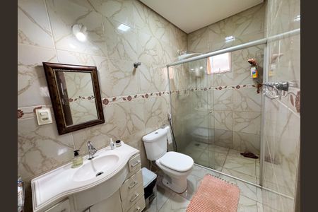 Casa à venda com 220m², 2 quartos e 4 vagasBanheiro 2