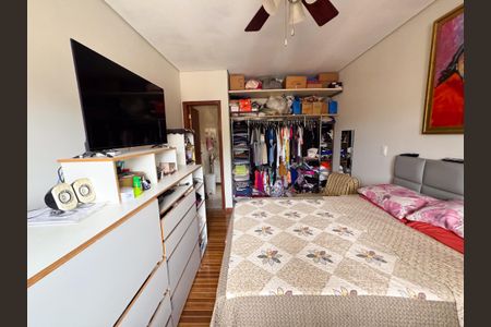 Casa à venda com 220m², 2 quartos e 4 vagasQuarto 3