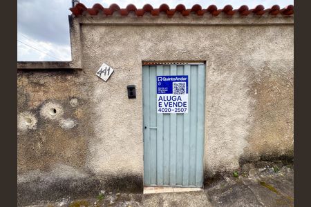 Casa à venda com 220m², 2 quartos e 4 vagasFachada