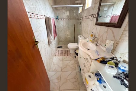 Casa à venda com 220m², 2 quartos e 4 vagasBanheiro 1