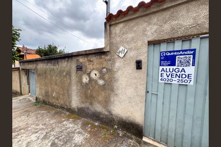 Casa à venda com 220m², 2 quartos e 4 vagasFachada