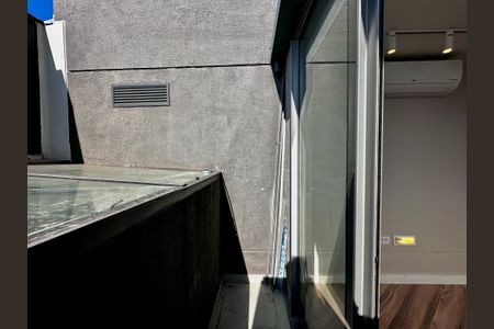 Apartamento à venda com 31m², 1 quarto e sem vaga Apartamento à venda com 31m², 1 quarto e sem vagaSacada