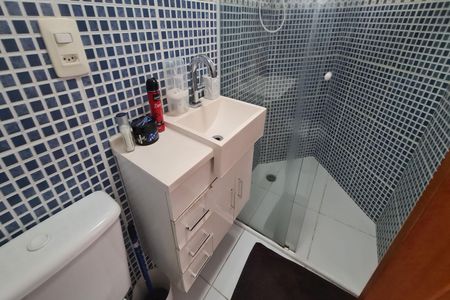 Apartamento à venda com 56m², 2 quartos e 1 vaga Apartamento à venda com 56m², 2 quartos e 1 vagaBanheiro