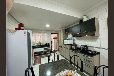 Casa à venda com 125m², 3 quartos e 2 vagas Casa à venda com 125m², 3 quartos e 2 vagasCozinha