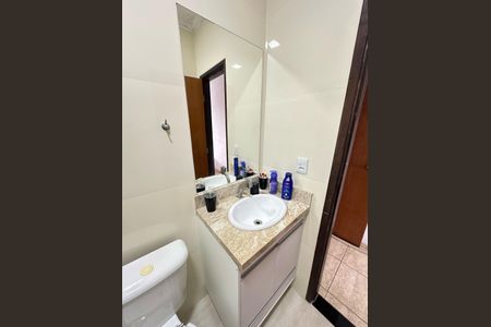 Casa à venda com 125m², 3 quartos e 2 vagas Casa à venda com 125m², 3 quartos e 2 vagasBanheiro 2