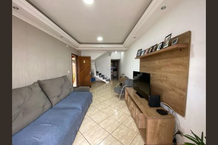 Casa à venda com 125m², 3 quartos e 2 vagas Casa à venda com 125m², 3 quartos e 2 vagasSala