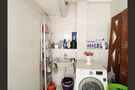 Casa à venda com 140m², 2 quartos e 1 vagaÁrea de Serviço