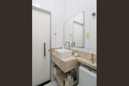 Casa à venda com 140m², 2 quartos e 1 vagaBanheiro