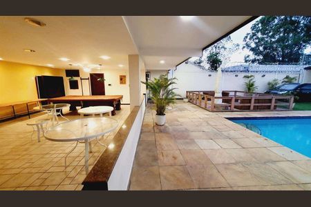 Casa à venda com 288m², 6 quartos e 5 vagas