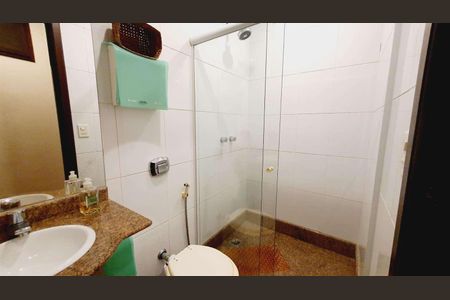 Casa à venda com 288m², 6 quartos e 5 vagas