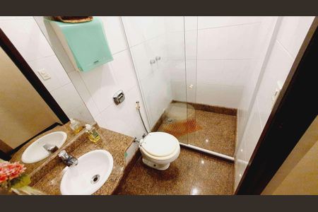 Casa à venda com 288m², 6 quartos e 5 vagas