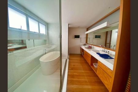 Apartamento à venda com 490m², 3 quartos e 4 vagas