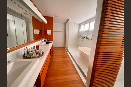 Apartamento à venda com 490m², 3 quartos e 4 vagas