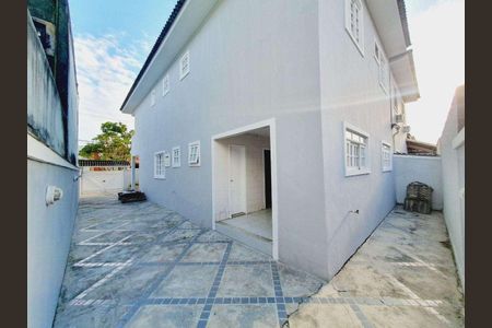 Casa à venda com 160m², 4 quartos e 4 vagas