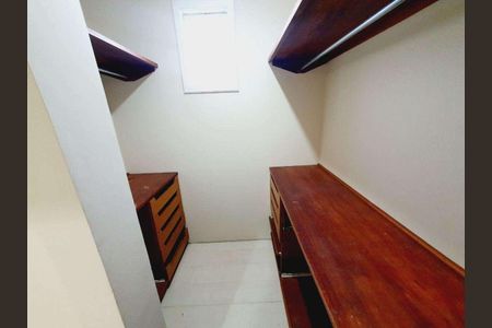 Casa à venda com 160m², 4 quartos e 4 vagas