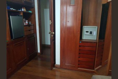 Apartamento à venda com 844m², 7 quartos e 4 vagas