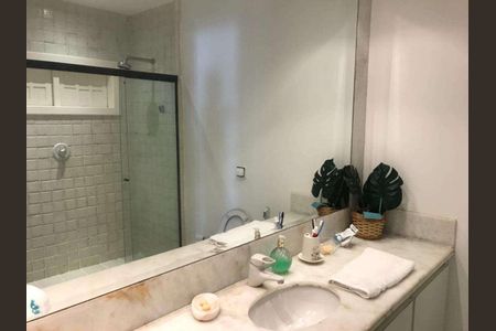 Casa à venda com 322m², 2 quartos e 2 vagas