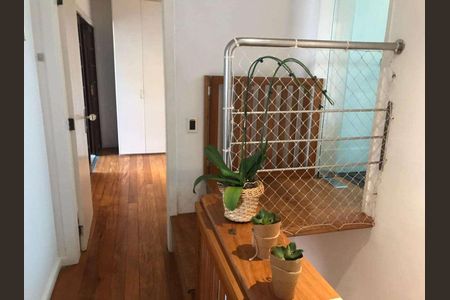 Casa à venda com 322m², 2 quartos e 2 vagas