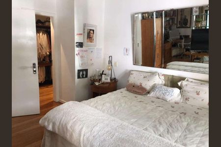 Casa à venda com 322m², 2 quartos e 2 vagas