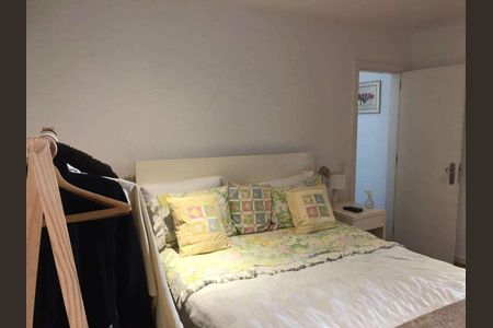 Casa à venda com 322m², 2 quartos e 2 vagas