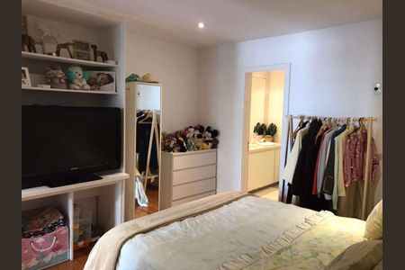 Casa à venda com 322m², 2 quartos e 2 vagas