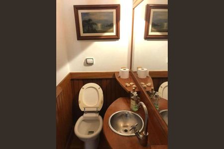 Casa à venda com 322m², 2 quartos e 2 vagas