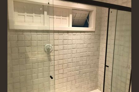 Casa à venda com 322m², 2 quartos e 2 vagas