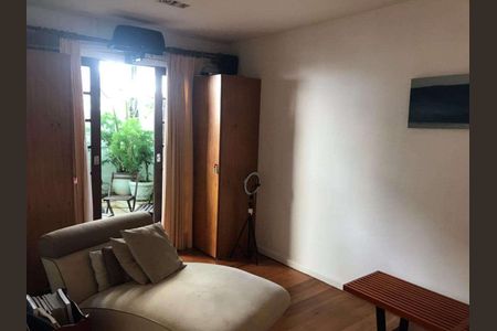 Casa à venda com 322m², 2 quartos e 2 vagas