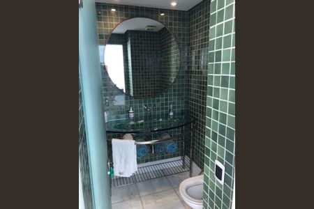 Casa à venda com 322m², 2 quartos e 2 vagas