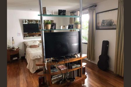 Casa à venda com 322m², 2 quartos e 2 vagas