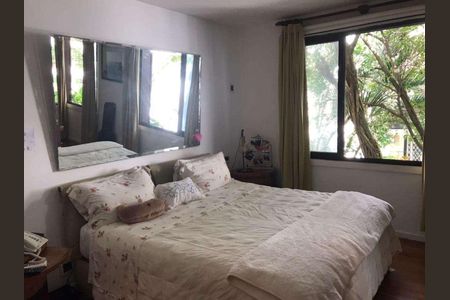 Casa à venda com 322m², 2 quartos e 2 vagas