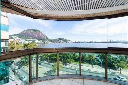 Apartamento à venda com 120m², 2 quartos e sem vaga