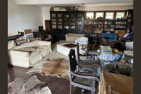Casa à venda com 900m², 7 quartos e 3 vagas