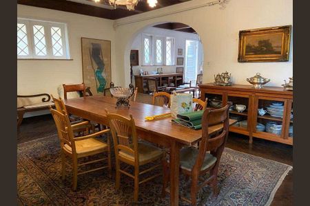 Casa à venda com 900m², 7 quartos e 3 vagas